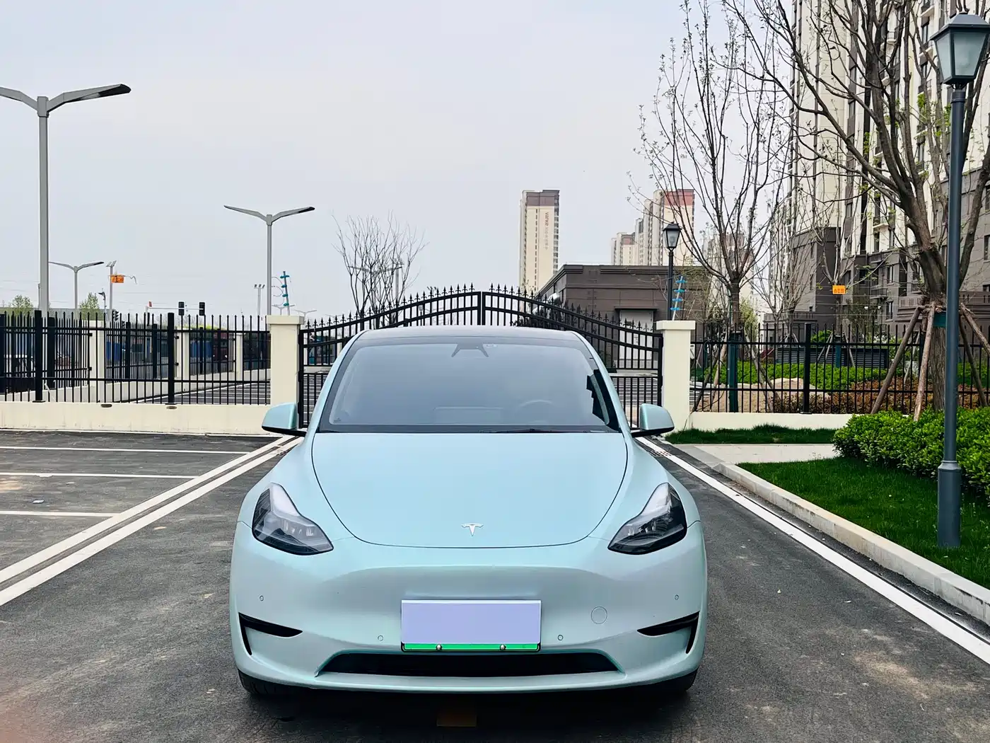 TESLA MODEL Y