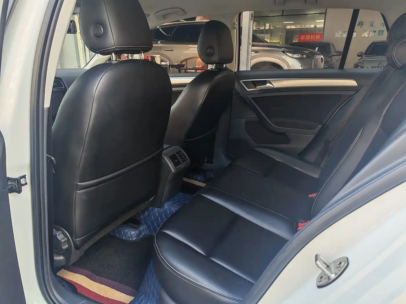 Фото 6 - Volkswagen Golf