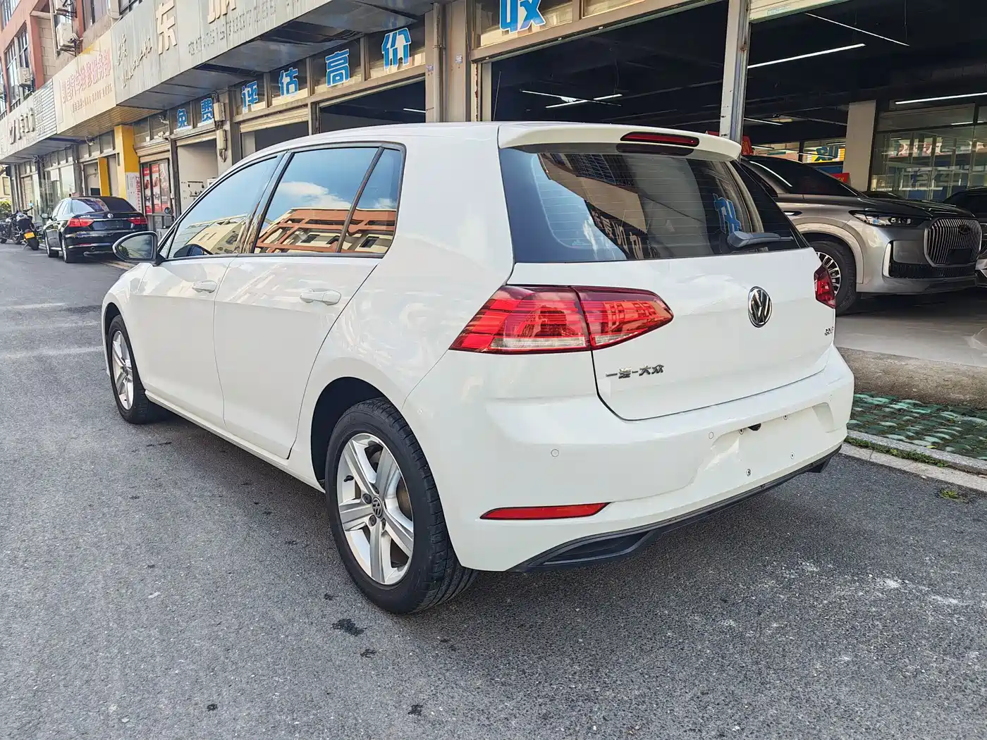Фото 9 - Volkswagen Golf