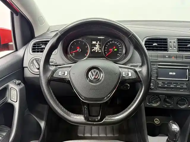 Volkswagen Polo 2016 1.6L Automatic Comfort фото 10