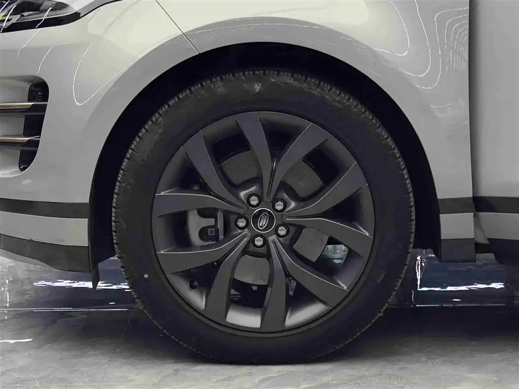 Land Rover Range Rover Evoque 2023 Range Rover Evoque L 249PS Corinthian Bronze Special Edition фото 4