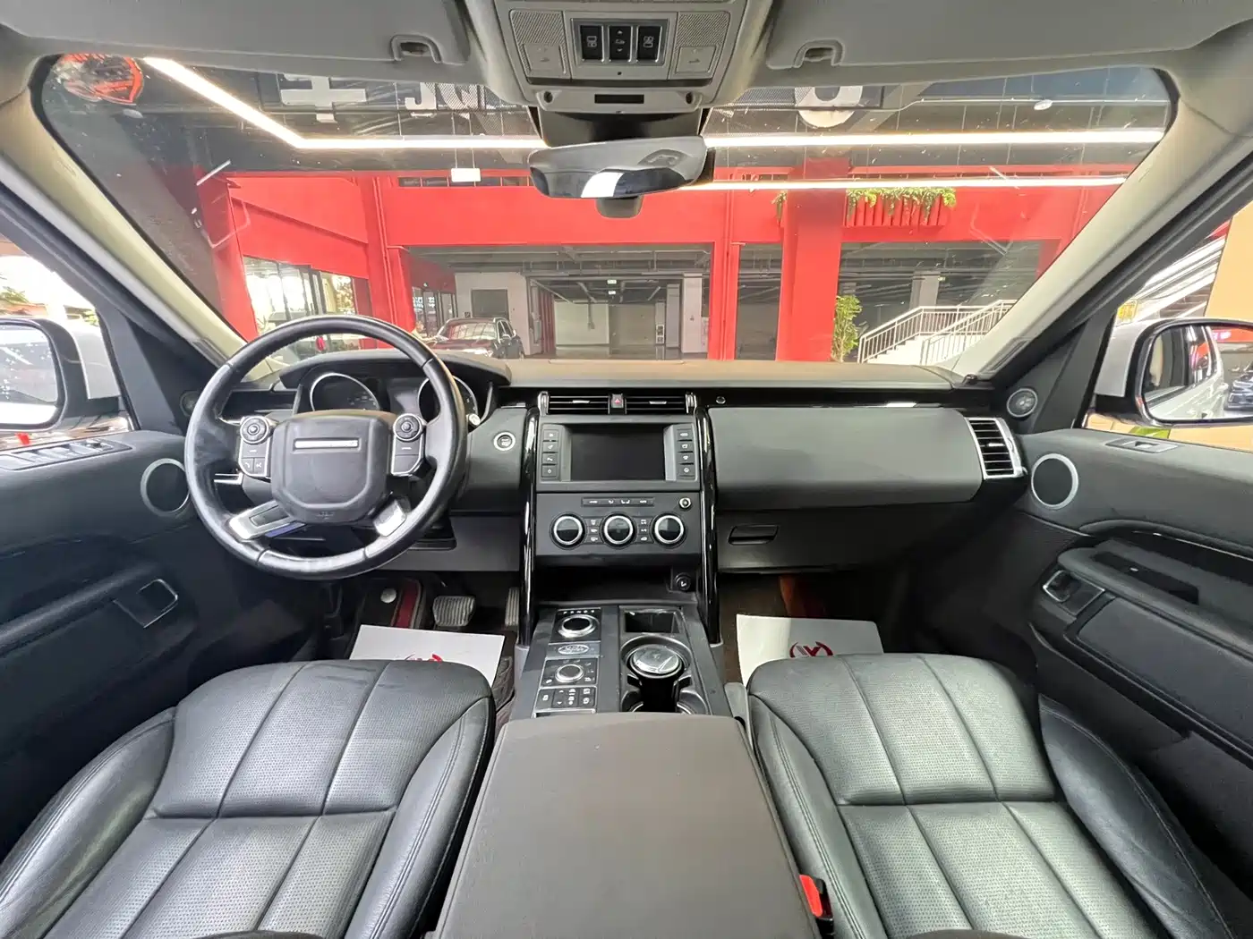 Фото 12 - Land Rover Discovery