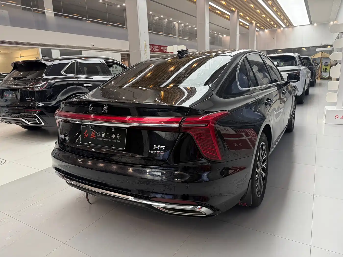Hongqi H5 2024 2.0T Automatic Smart Connect Flag Smooth Edition фото 9