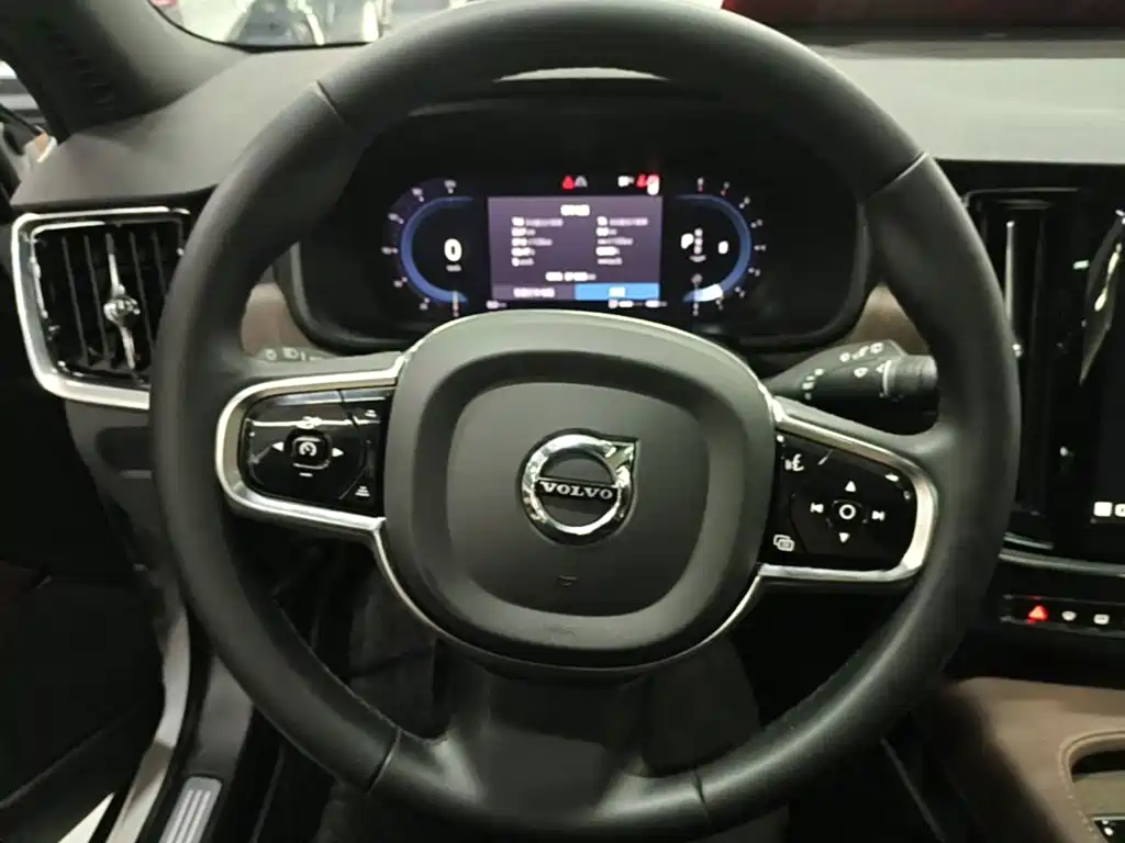Volvo V90 2023 2023 Cross Country B5 AWD Smart Distance Edition