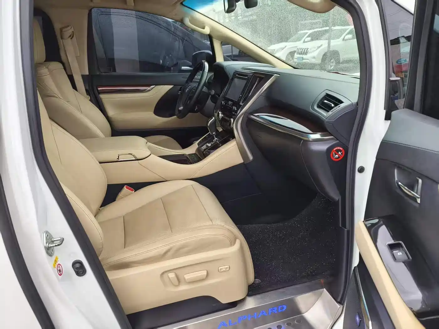 Toyota Alphard 2015 3.5L Luxury Edition фото 27