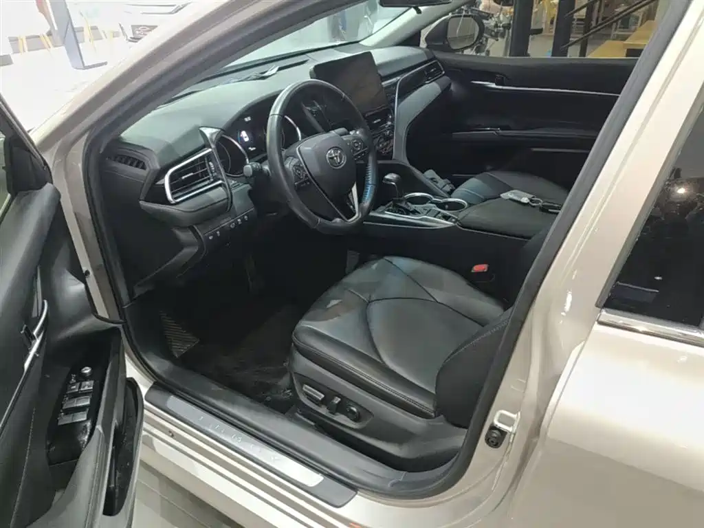 Toyota Camry 2021 2.0G Luxury Edition фото 16