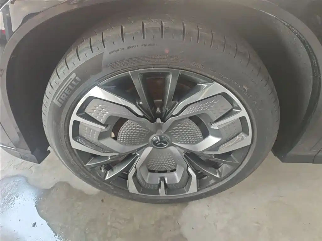 Hongqi Tian Gong 08 2025 680 AWD Smart Selection Edition фото 23