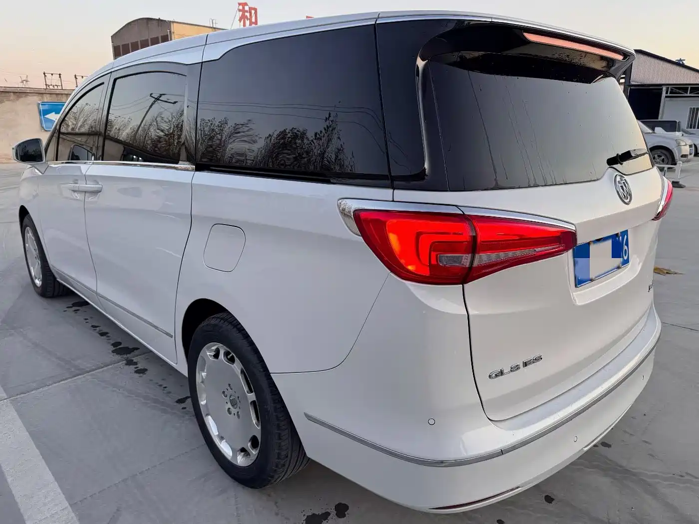 Buick GL8 2017 ES 28T Premium China V фото 4