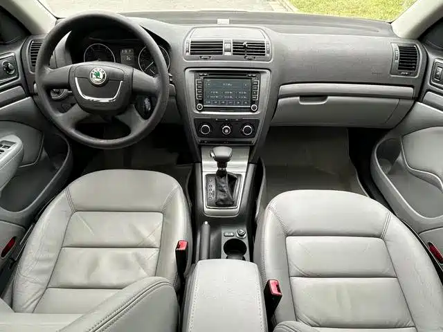Škoda Octavia 2013 2.0L Automatic Elite Edition фото 4
