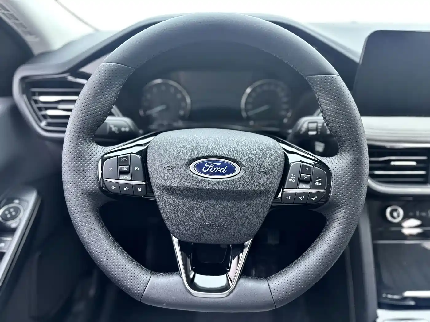 Ford Escape 2023 2024 Model EcoBoost 245 2WD Premium Edition