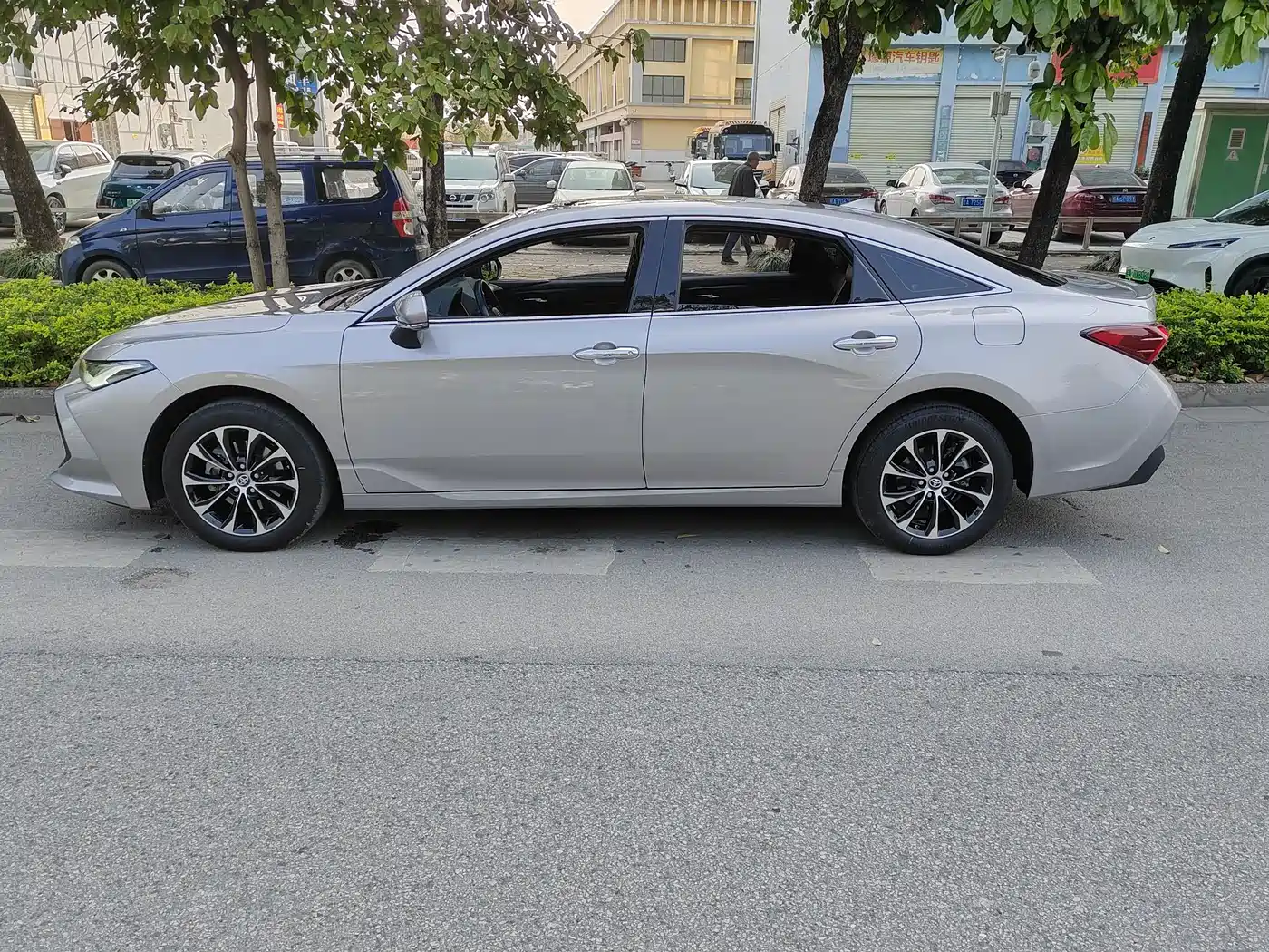 Toyota Avalon 2022 2.5L Luxury Edition фото 6