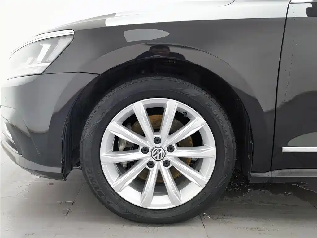 Volkswagen Passat 2017 280TSI DSG Prestige фото 17