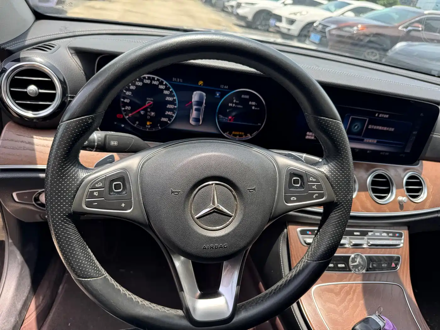 Mercedes-Benz E-Class 2016 E 300 L Fashion Type фото 11