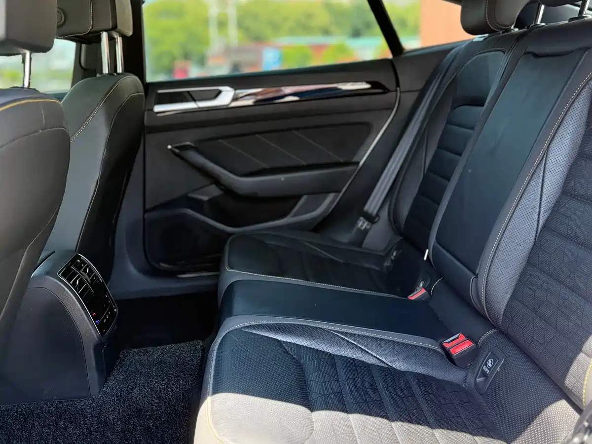 Volkswagen FAW-Volkswagen CC 2023 380TSI Eye-catching Edition фото 20