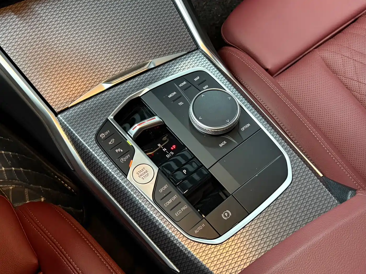 BMW 3 Series 2024 325i M Sport Shadowline Package фото 7