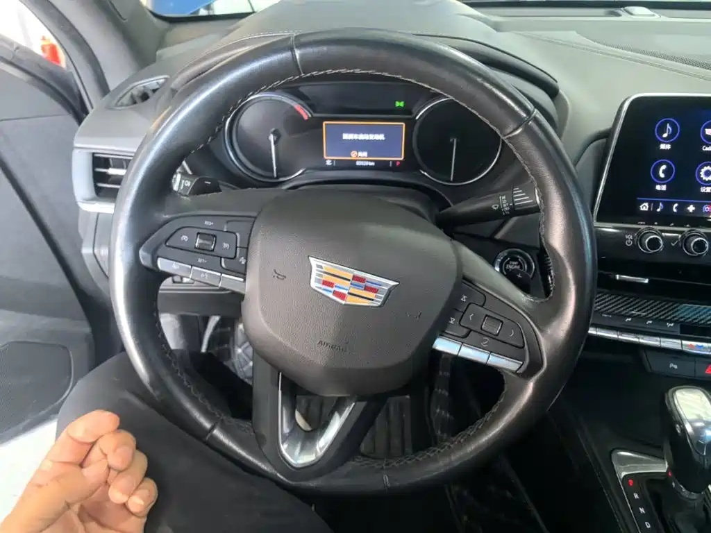 Фото 12 - Cadillac CT4