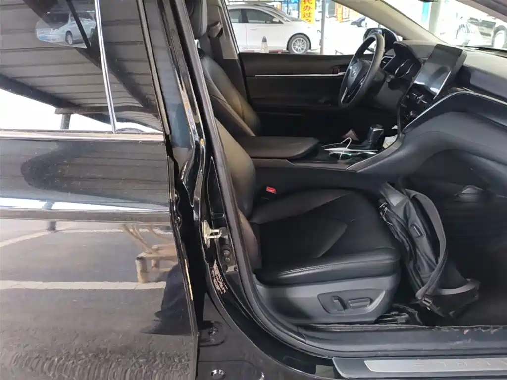 Toyota Camry 2021 2.0G Luxury Edition фото 25