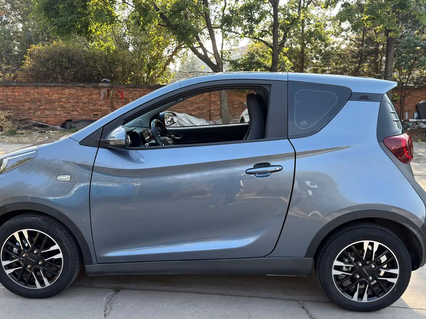 QQ New Energy Little Ant 2023 2022 Sweet Pink Edition Half Sugar Version LFP Lithium 30kW 301km
