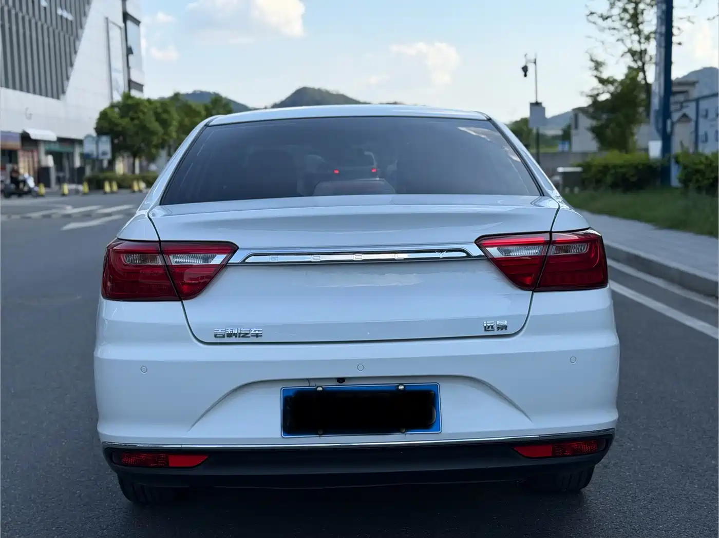 Фото 8 - Geely Vision