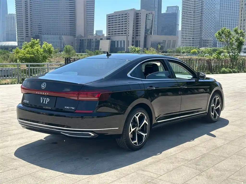 Volkswagen Passat 2024 330TSI Starlight Elite Edition фото 6