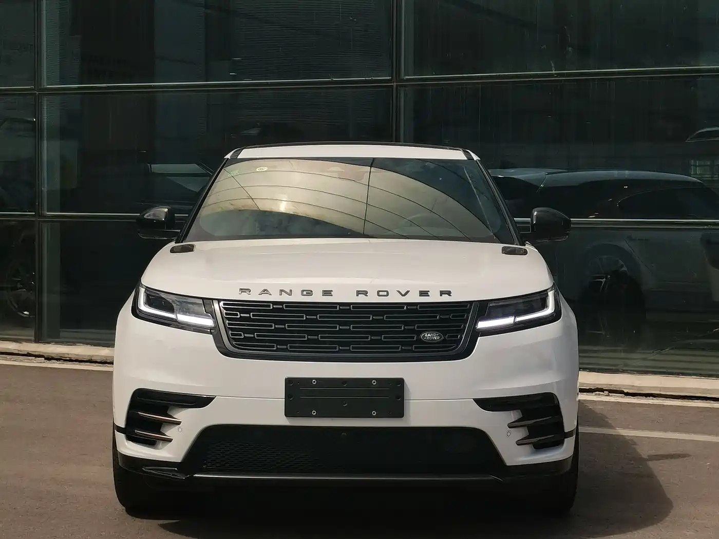 Land Rover Range Rover Velar 2025 Dynamic HSE фото 2