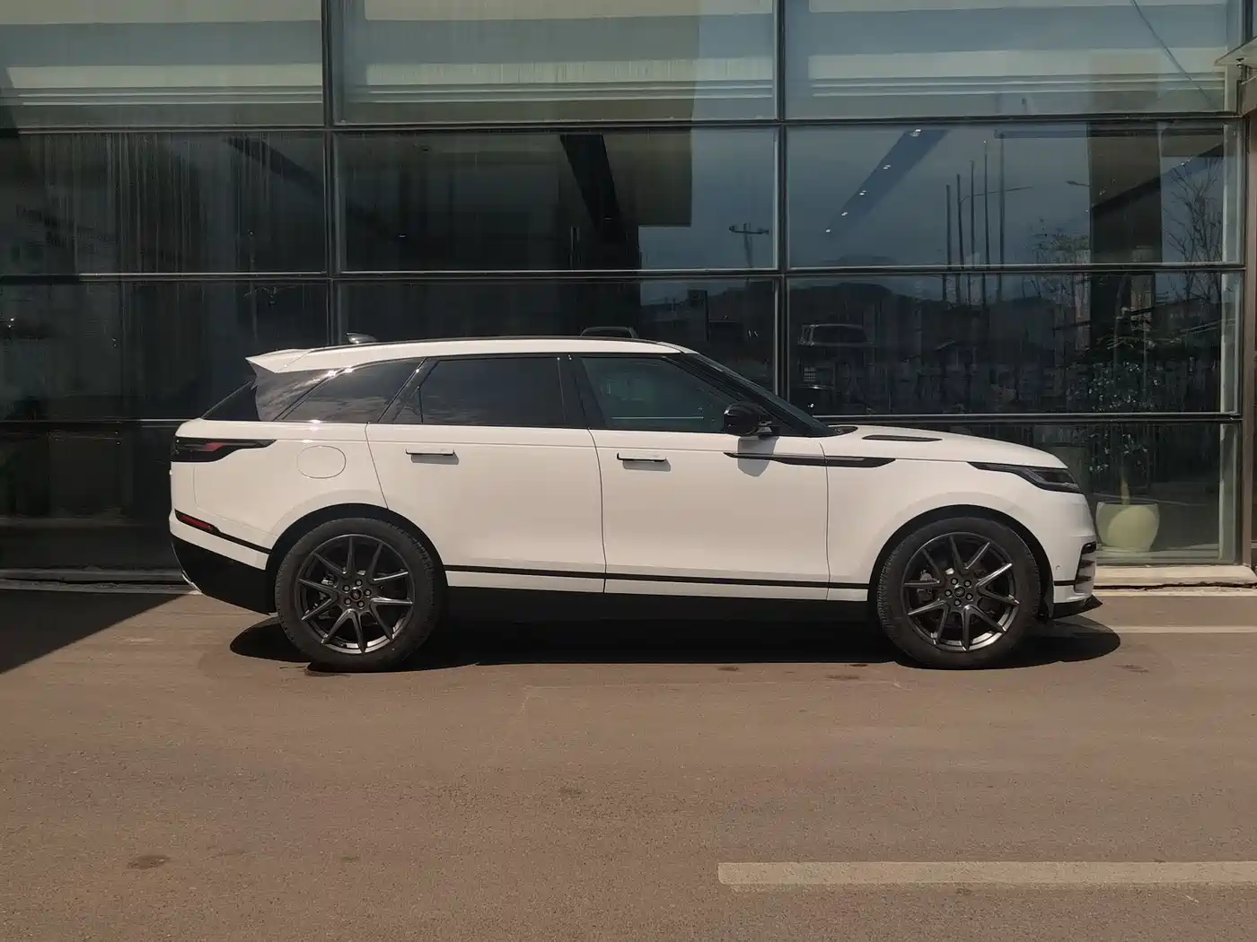 Land Rover Range Rover Velar 2025 Dynamic HSE фото 13