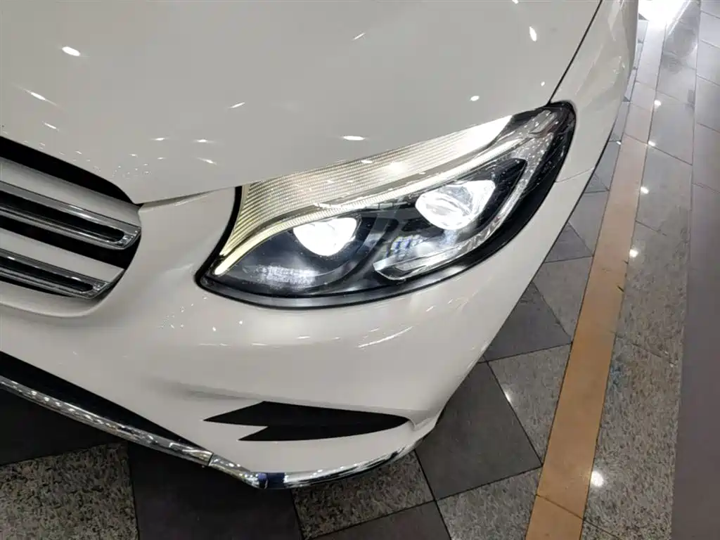 Mercedes-Benz GLC 2018 GLC 300 4MATIC Dynamic фото 24