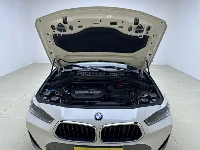 BMW X2 2020 2021 sDrive25i Leading M Off-Road Package