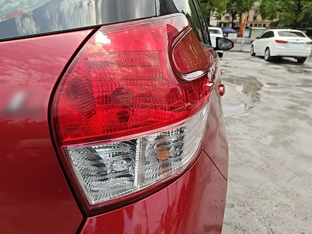 Toyota YARiS L Zhi Xuan 2014 1.3E Automatic Charming Edition фото 8