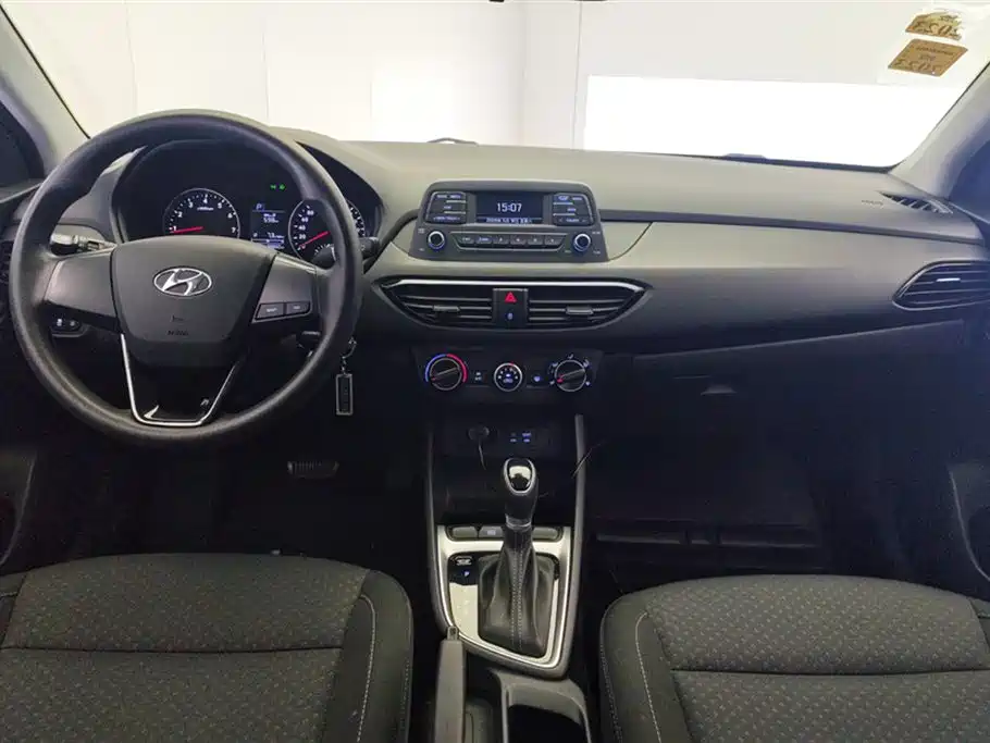 Hyundai Elantra 2018 1.6L Automatic Pleasing Edition GL China VI фото 12
