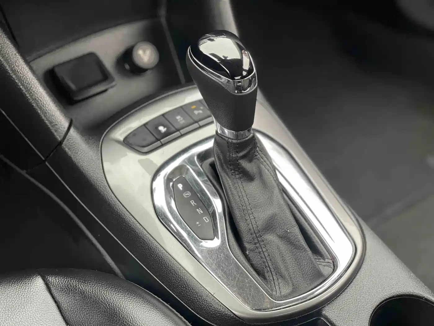 Chevrolet Cruze 2016 1.5L Automatic Luxury Edition фото 14