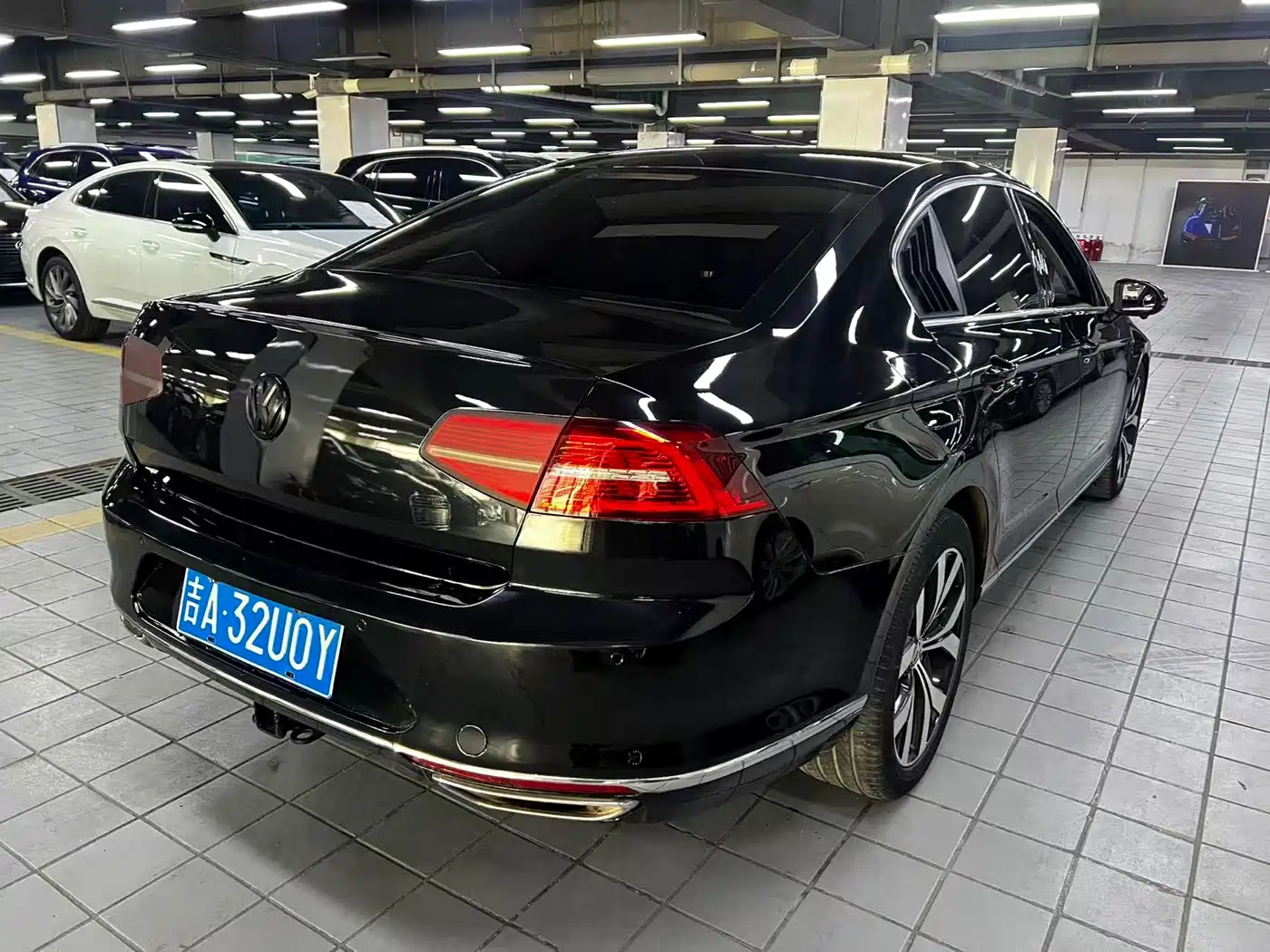 Volkswagen Magotan 2018 330TSI DSG Luxury фото 9