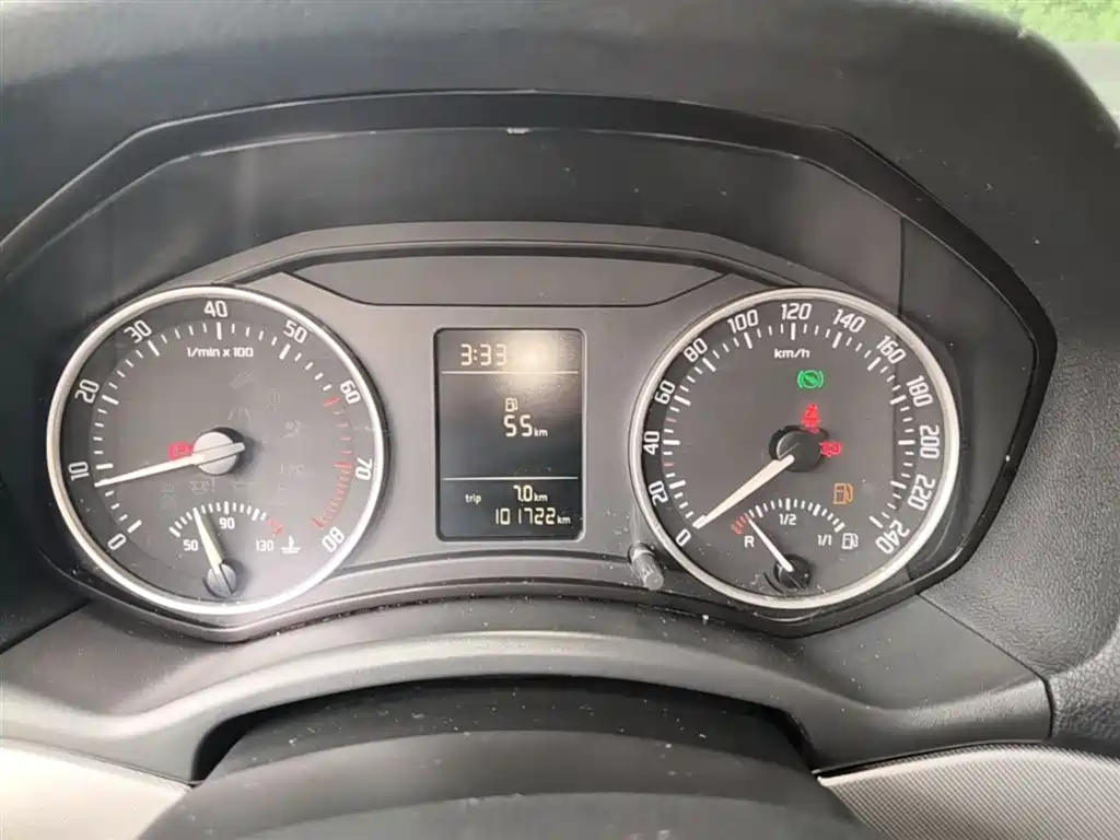 Škoda Octavia 2015 Classic 1.6L Automatic Elite Edition фото 13