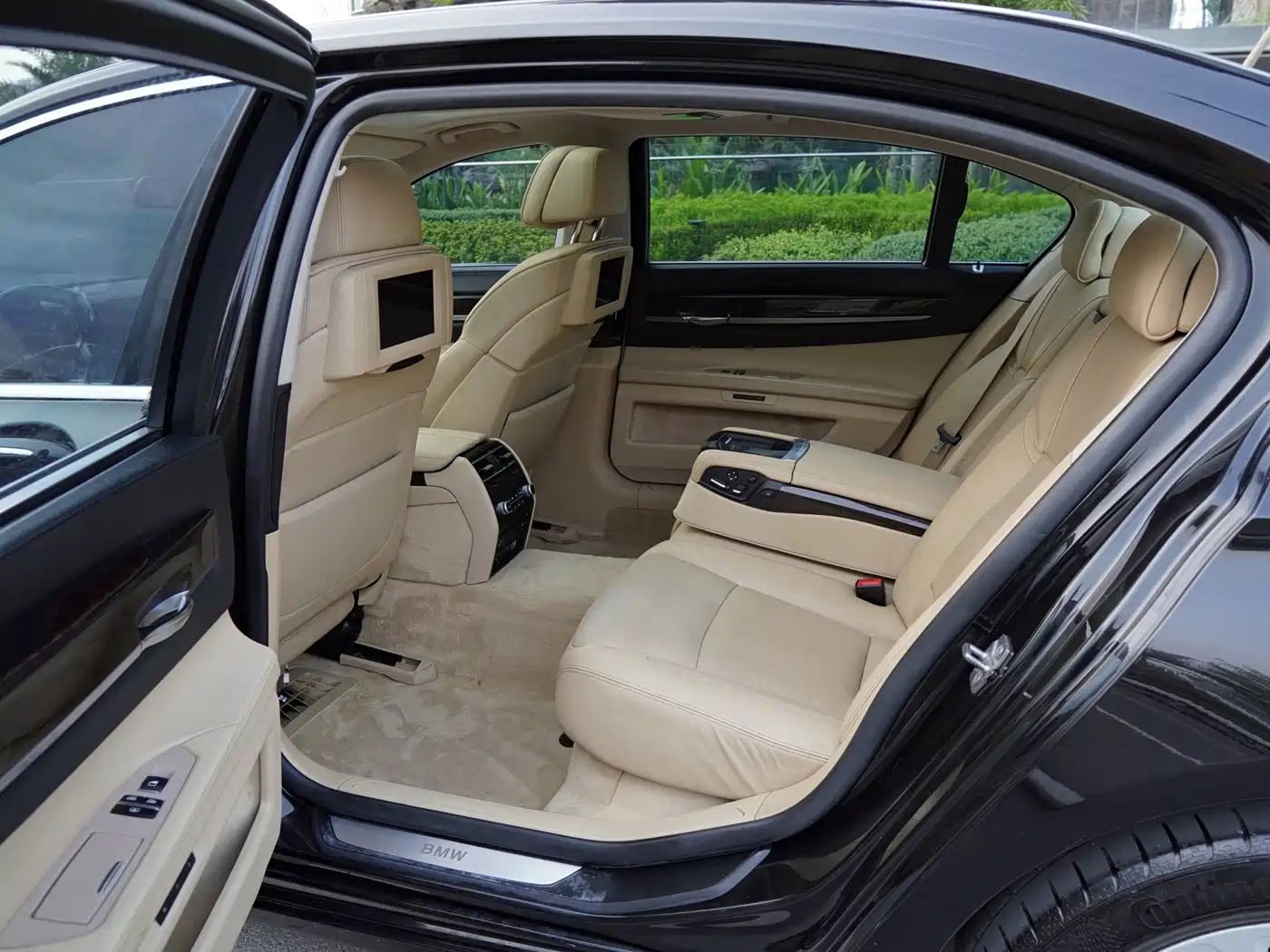 BMW 7 Series 2009 730Li Luxury фото 6