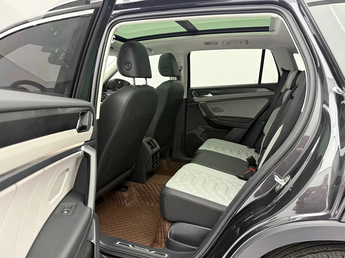 Volkswagen Tayron 2023 280TSI 2WD Luxury Plus Advanced Edition фото 15