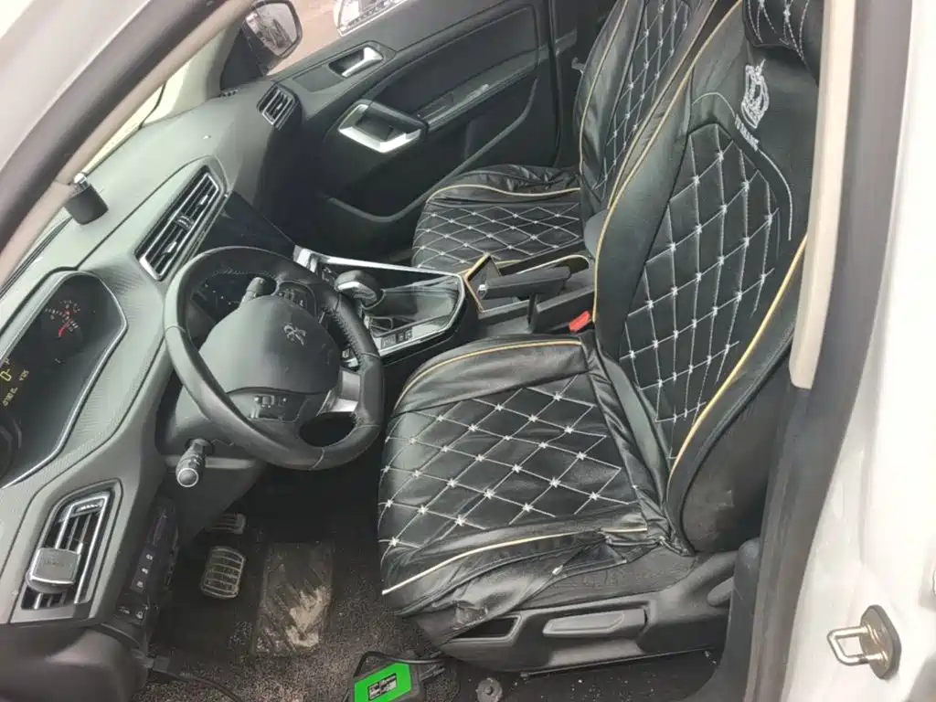 صورة 15 - Peugeot 308