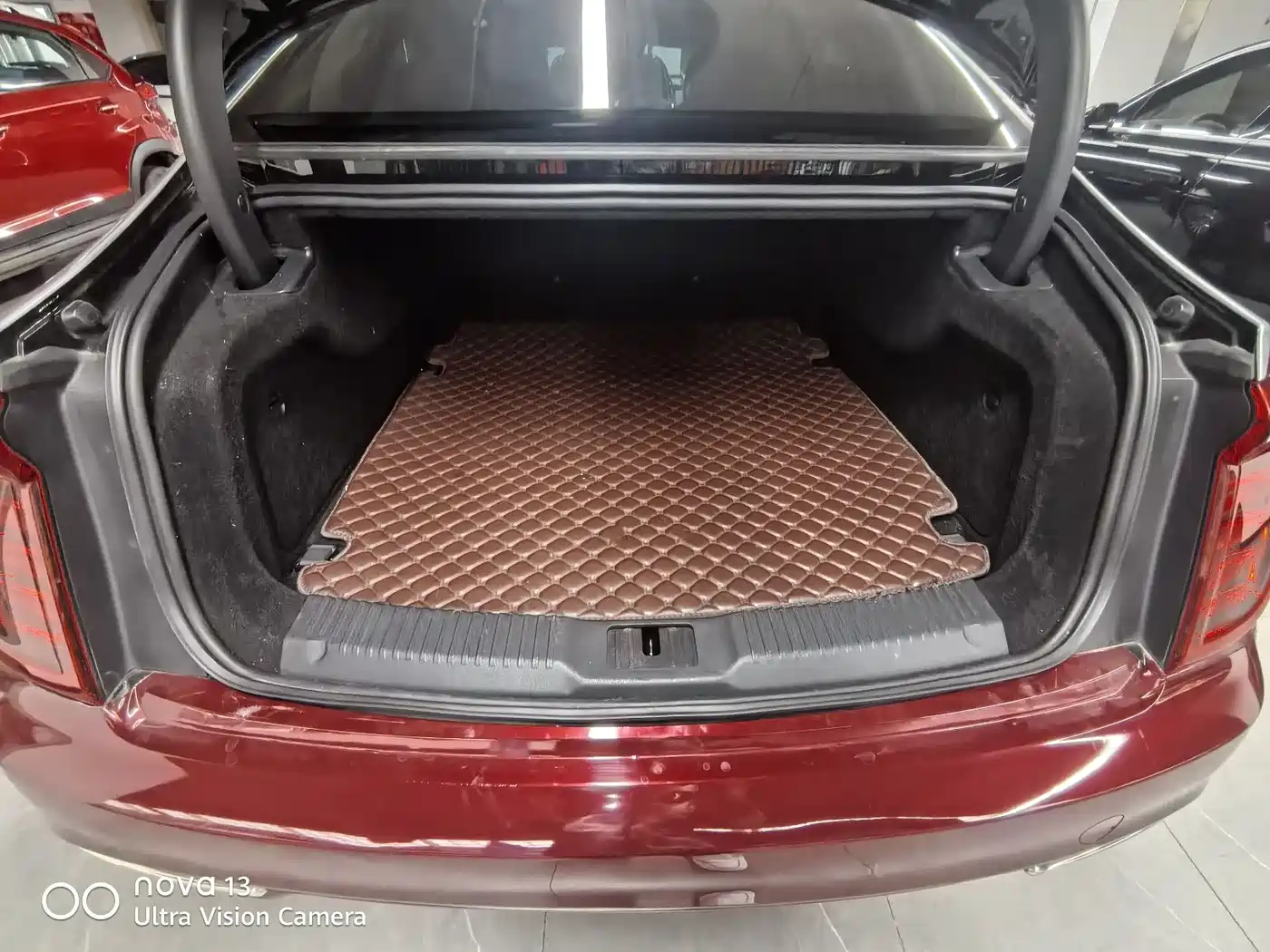 Hongqi H9 2020 2.0T Smart Connection Qi Xiang Edition фото 12