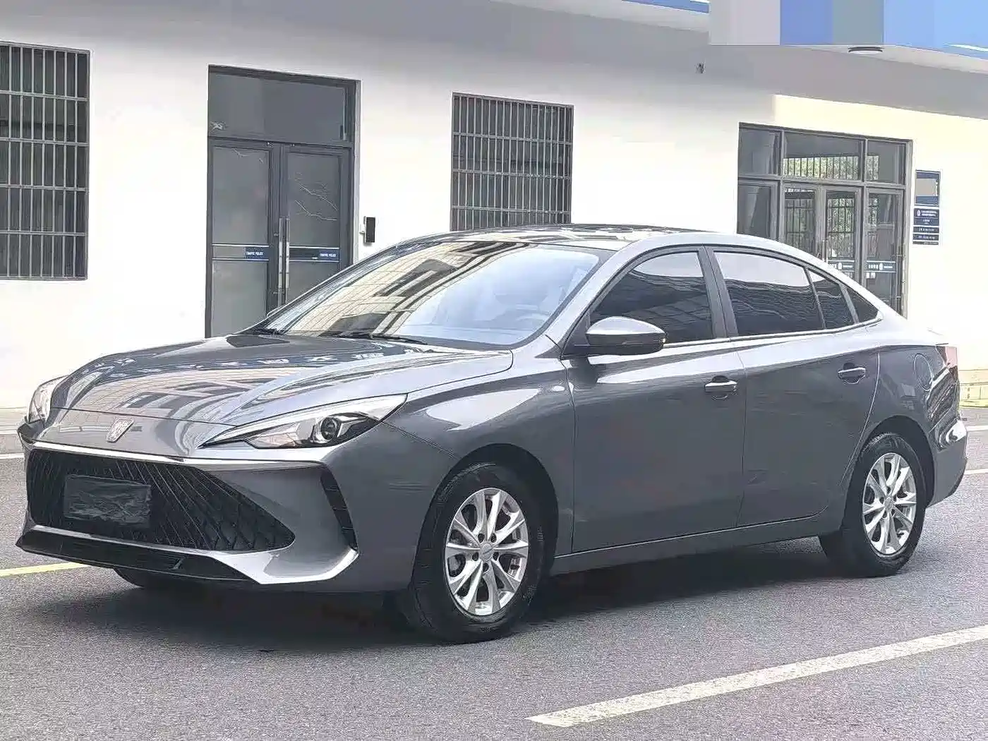 Roewe i5 2023 1.5L CVT Luxury Edition