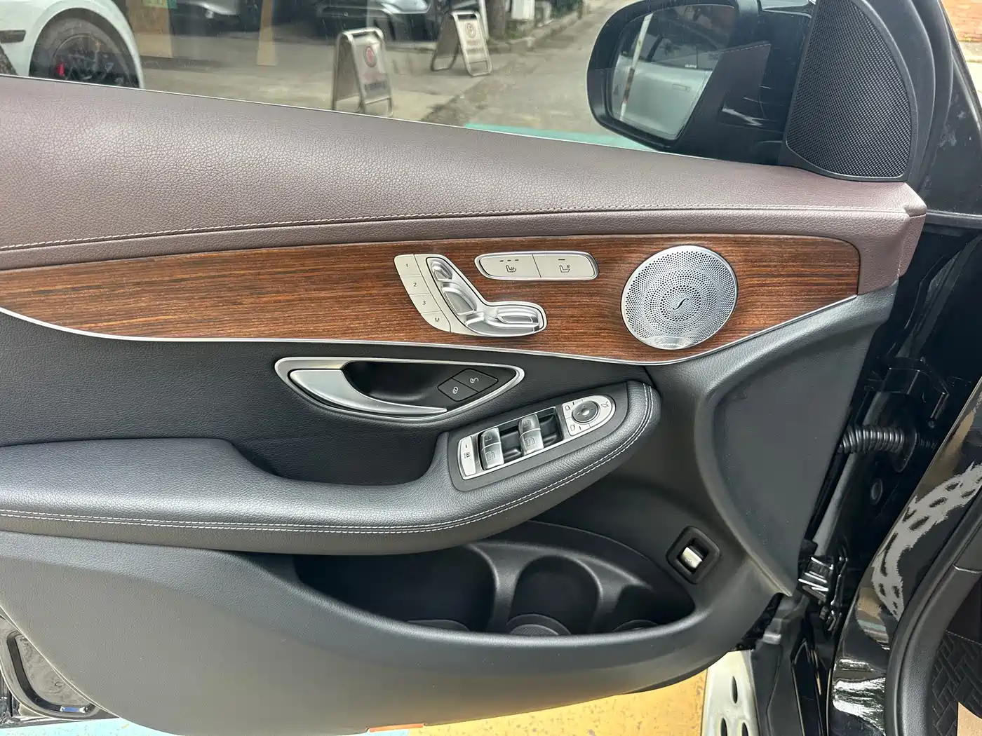 Mercedes-Benz GLC 2021 GLC 300 L 4MATIC Sporty фото 4