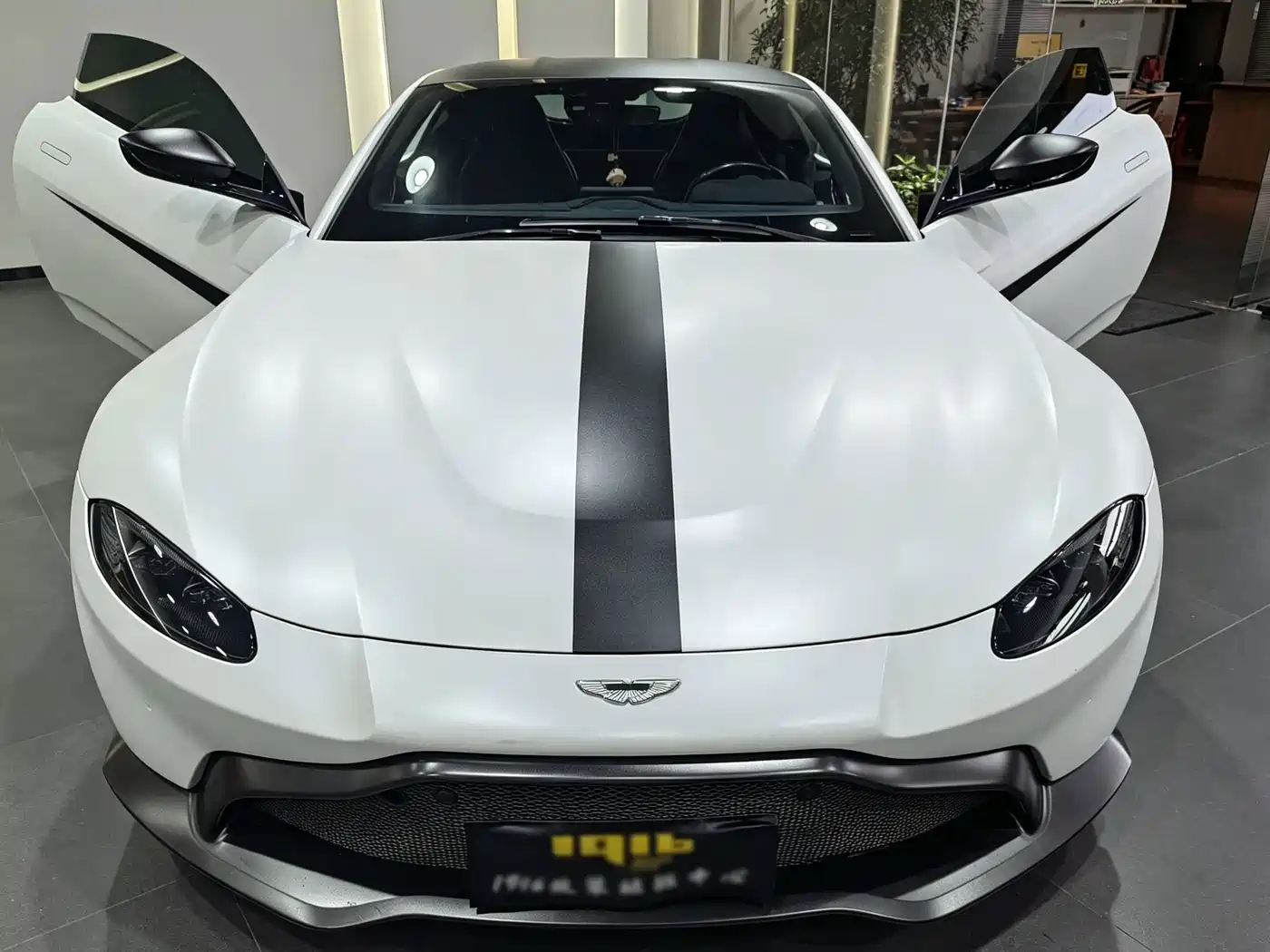 Aston Martin V8 Vantage 2019 2018 4.0T V8 Coupe