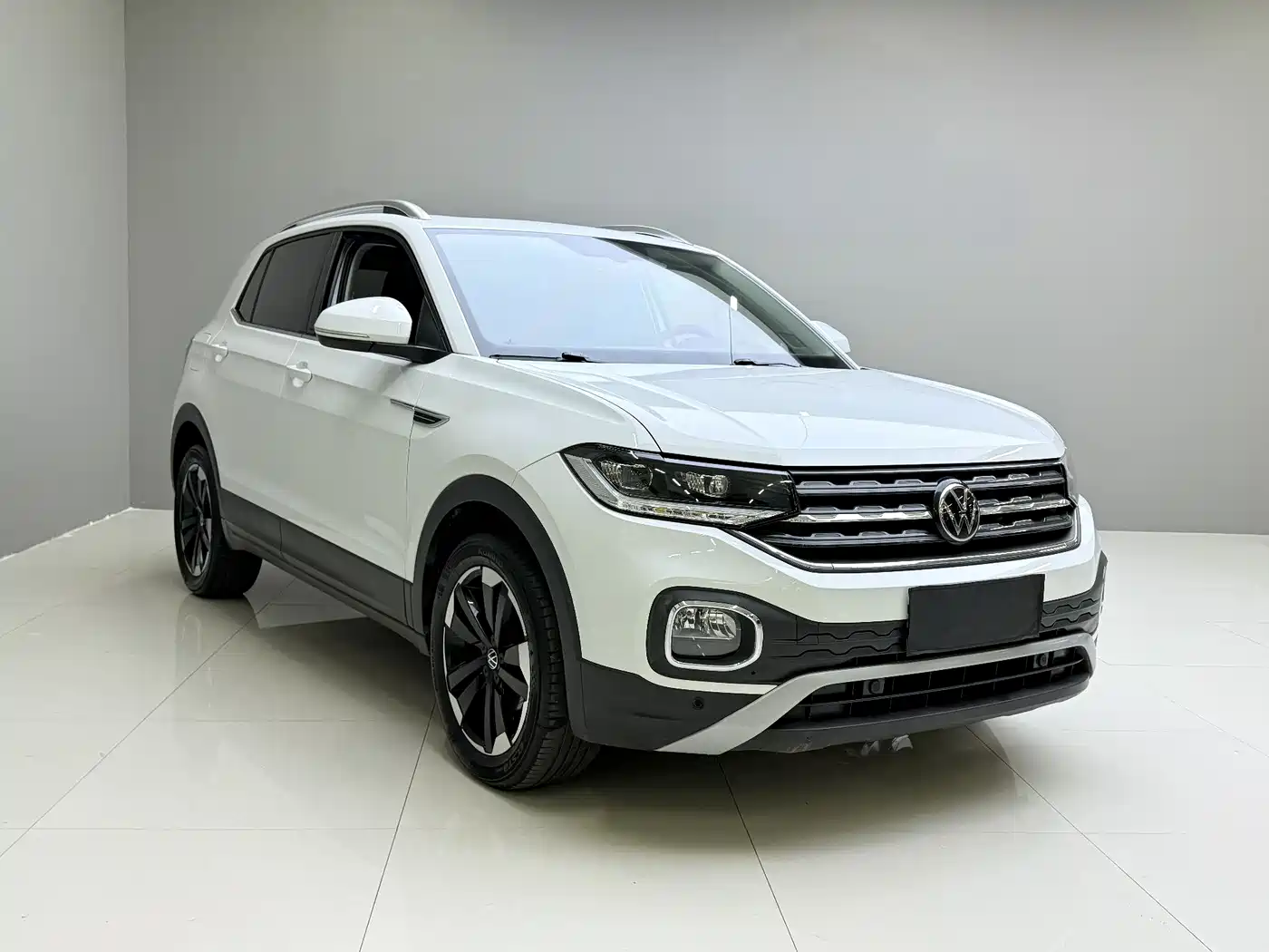 VOLKSWAGEN EXPLORING THE SHADOW