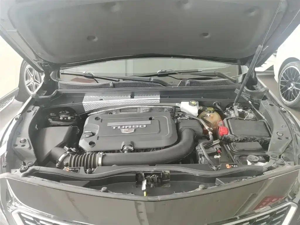 Cadillac XT4 2021 28T FWD Premium Edition фото 16
