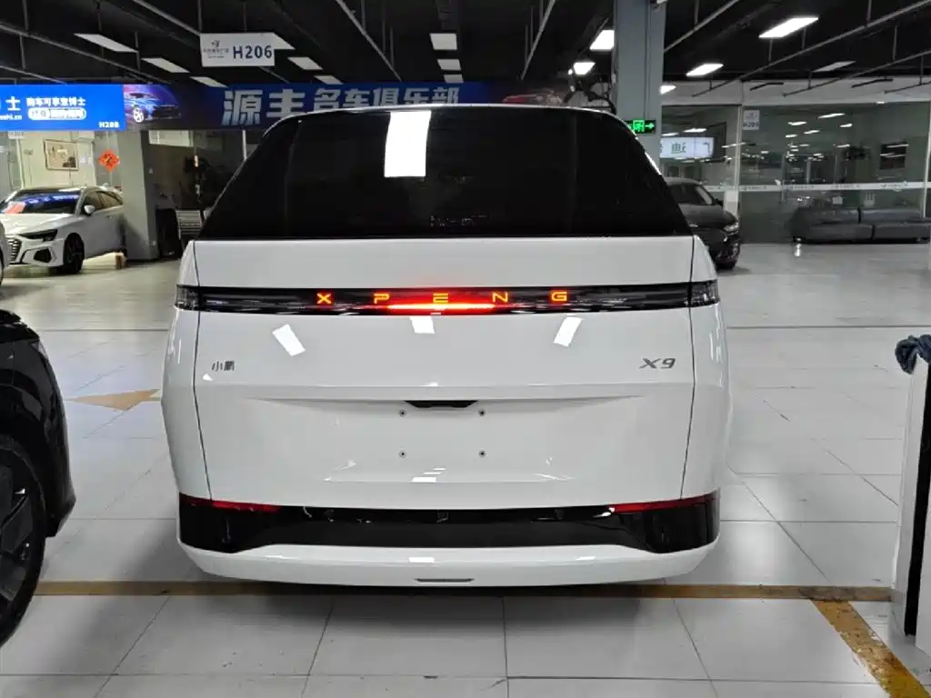 XIAOPENG X9