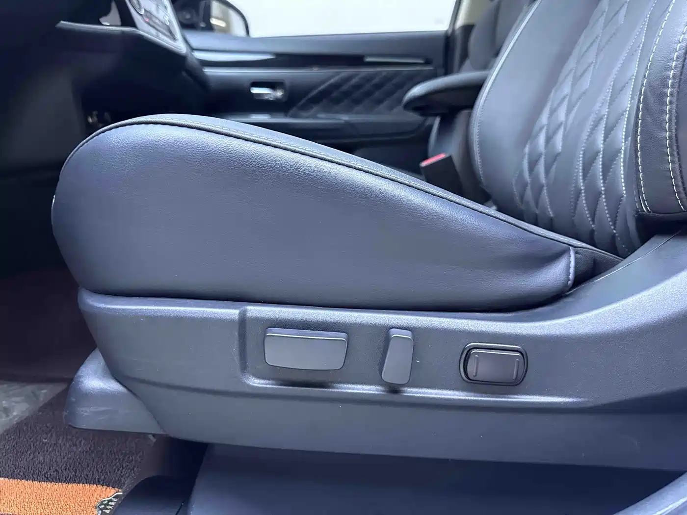 Mitsubishi Outlander 2023 2021 2.0L FWD Comfort Edition 5-seater