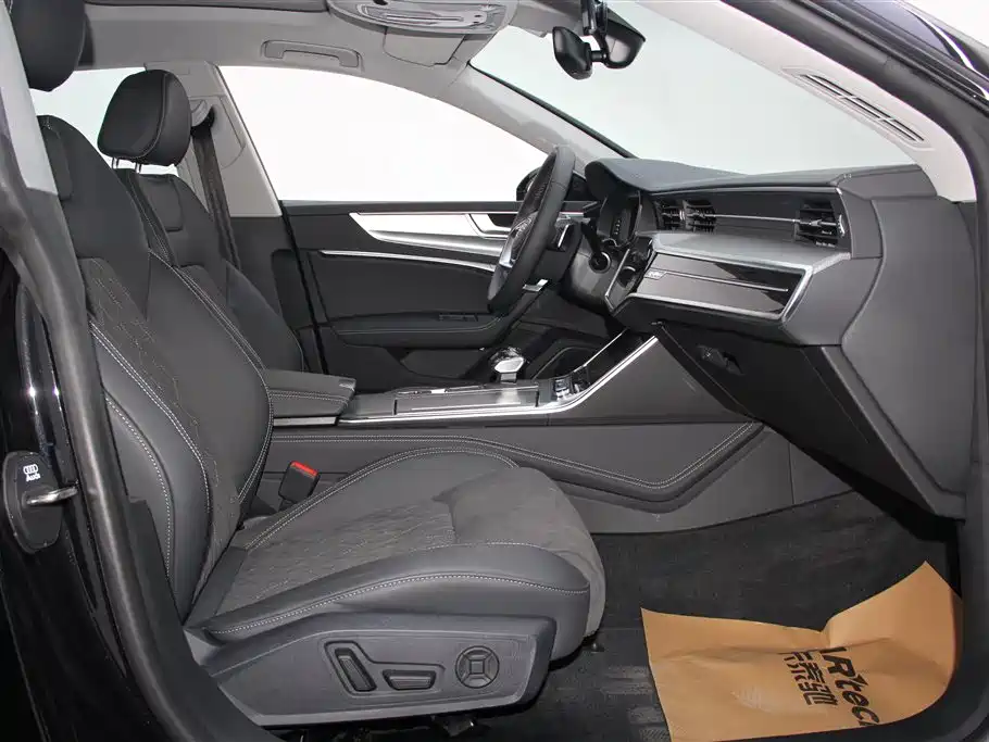 Audi A7L 2024 45 TFSI quattro Premium Luxury фото 18