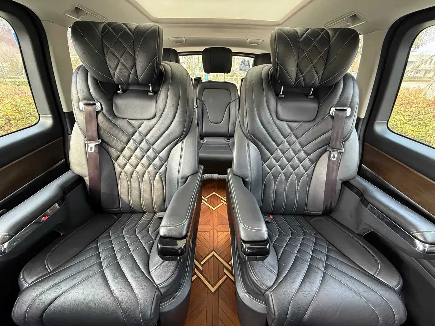 Mercedes-Benz V-Class 2022 V 260 L Long Wheelbase Prestige Edition фото 14