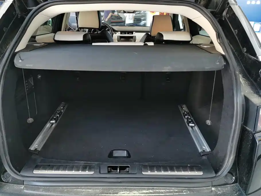 Land Rover Range Rover Evoque (Import) 2012 2.0T 5-door Premium Edition фото 4