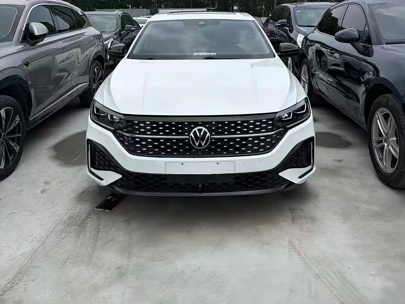 Volkswagen Lavida 2023 Model 300TSI DSG Starlight Leading Edition фото 2