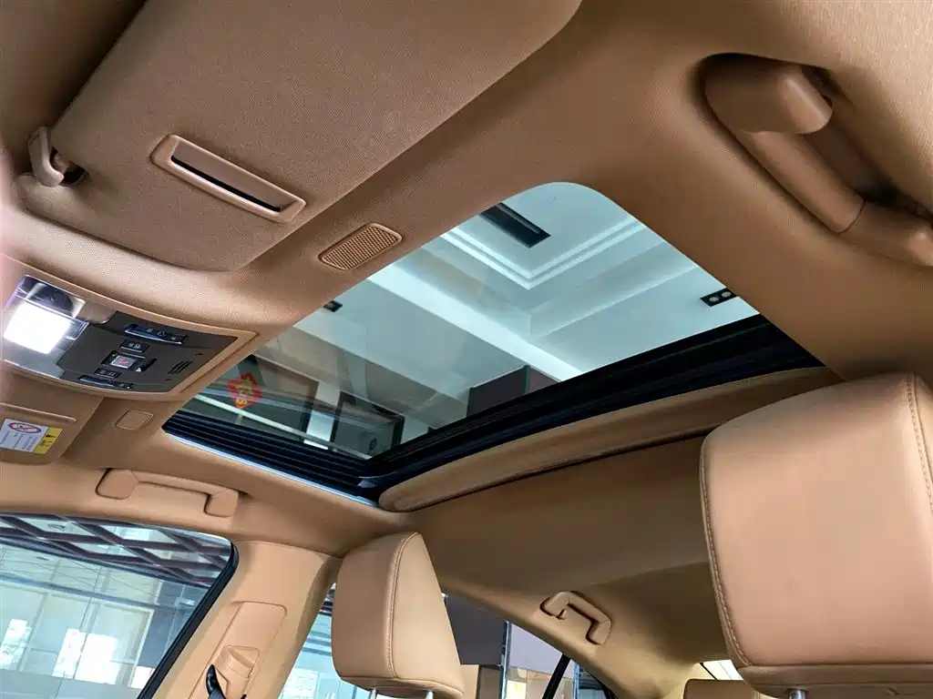 Lexus ES 2023 200 Excellence Edition фото 18