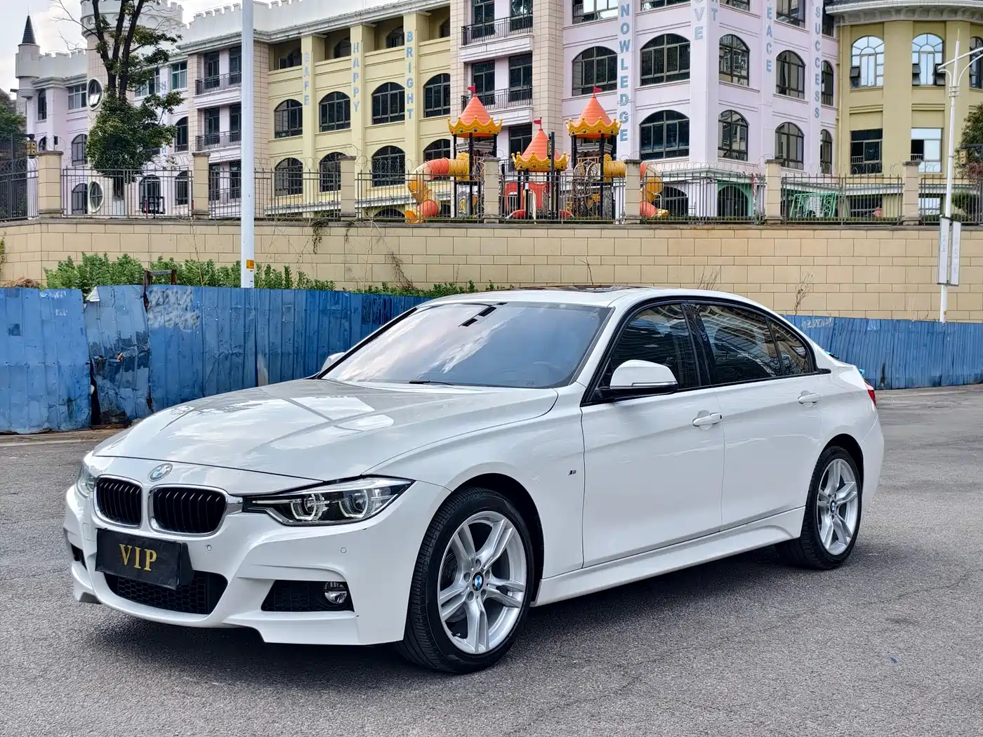 BMW 3 SERIES